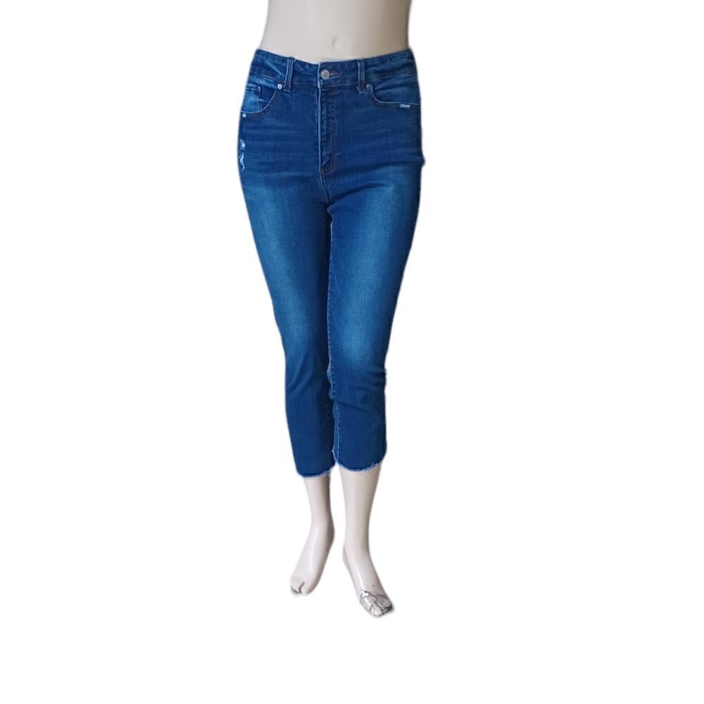 698010....Time and Tru High Rise Skinny Jeans Size 12, W28" 22"Inseam 11"Rise